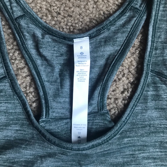 Lululemon Essential Tank Sz 8 - Picture 6 of 8